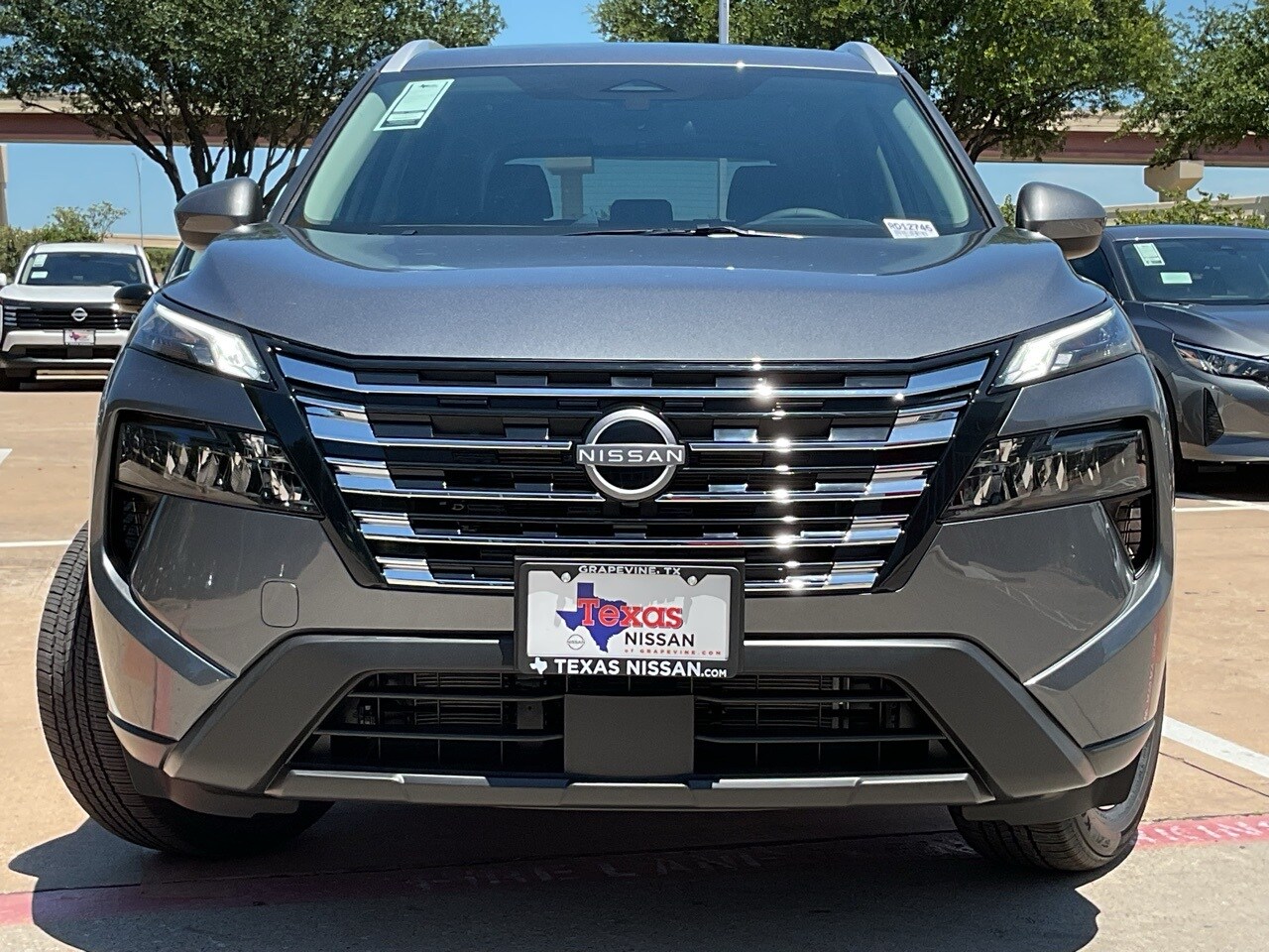 2026 Nissan Rogue SV photo 2