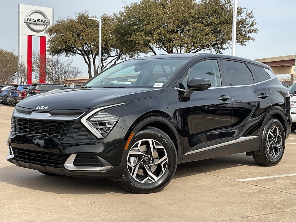 Used 2025 Kia Sportage LX SUV