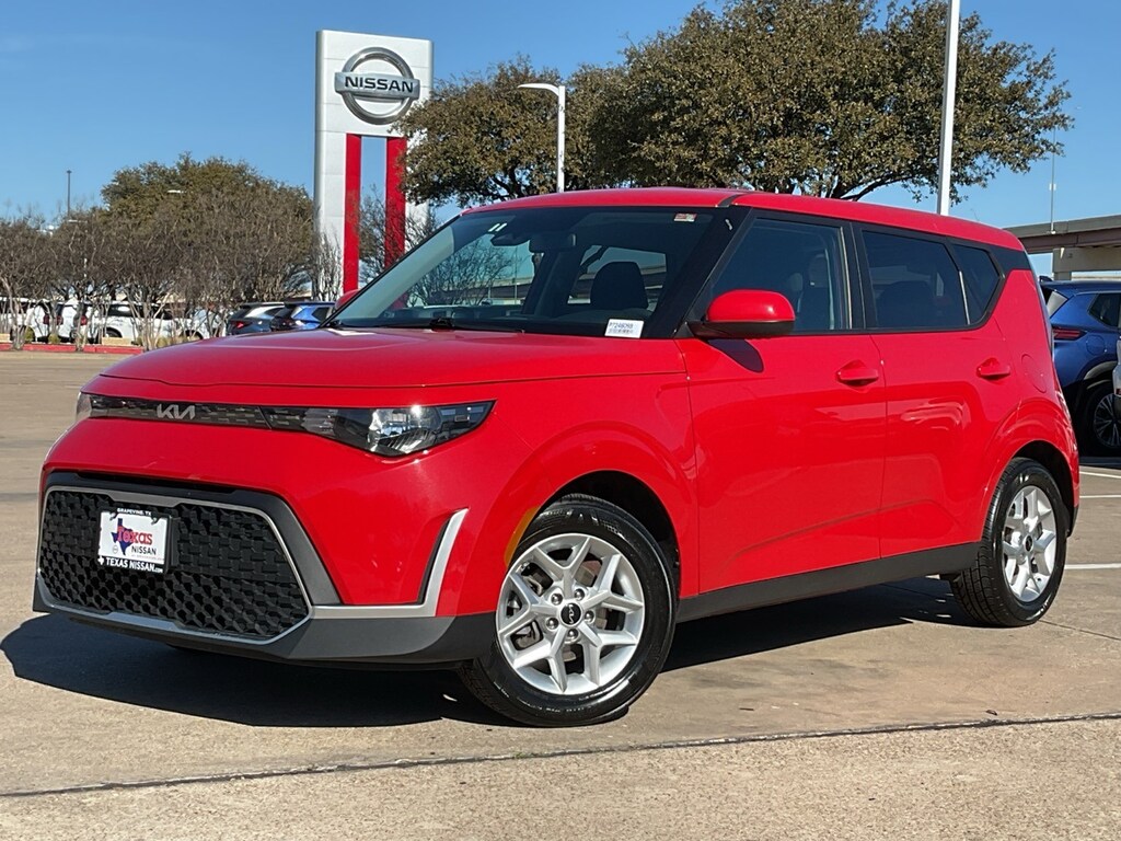 Used 2025 Kia Soul LX Hatchback