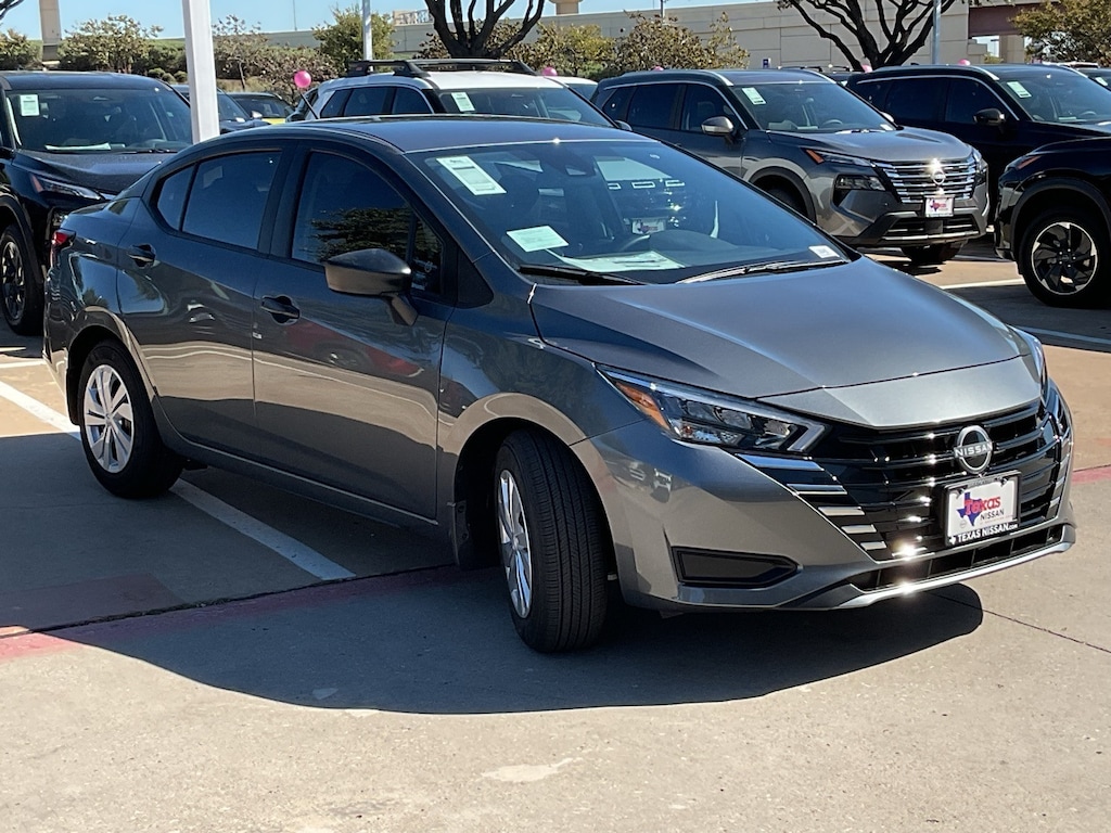 New 2025 Nissan Versa 1.6 S Sedan