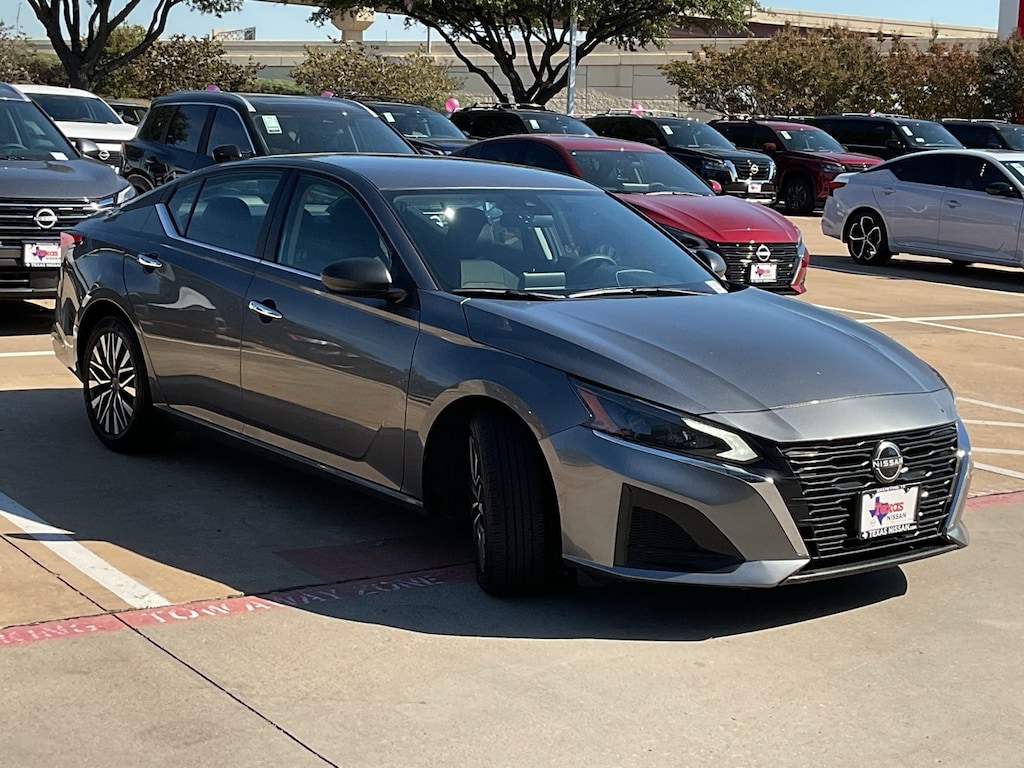 Used 2024 Nissan Altima 2.5 SV Sedan