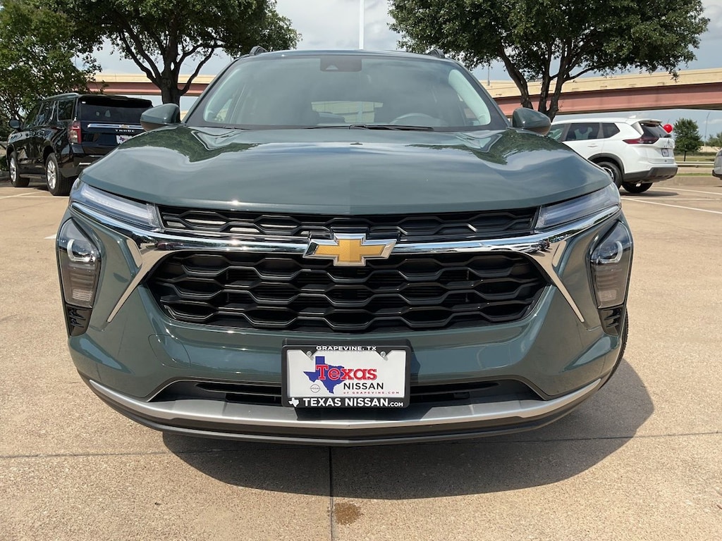 Used 2025 Chevrolet Trax LT SUV