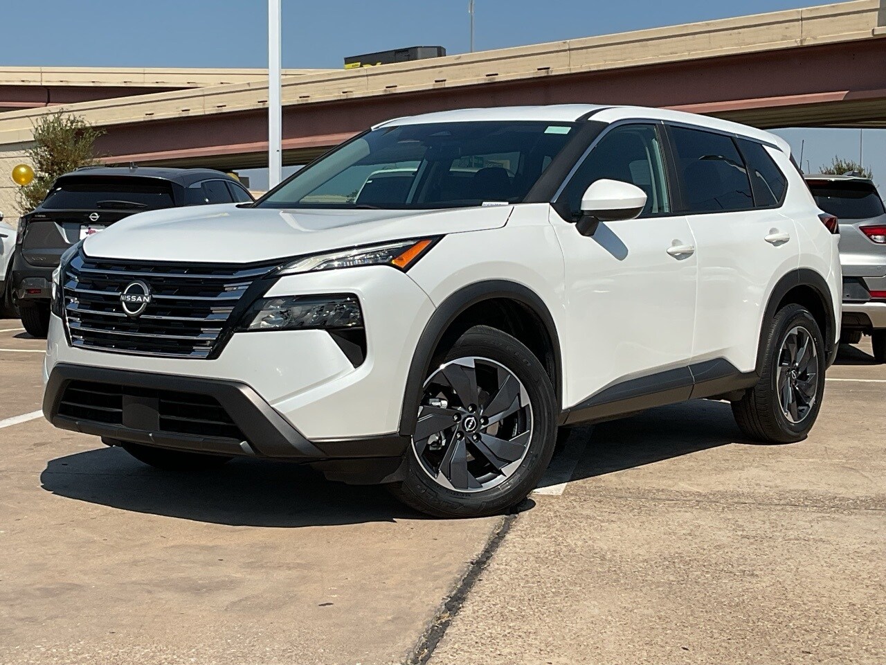 2024 Nissan Rogue SV photo 2