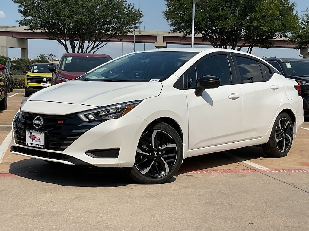 New 2025 Nissan Versa 1.6 SR Sedan
