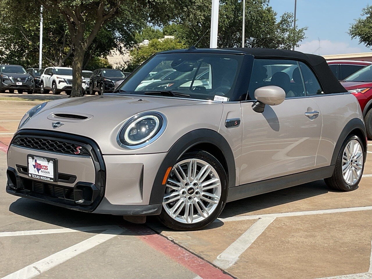 2024 Mini Cooper Convertible Signature photo 2