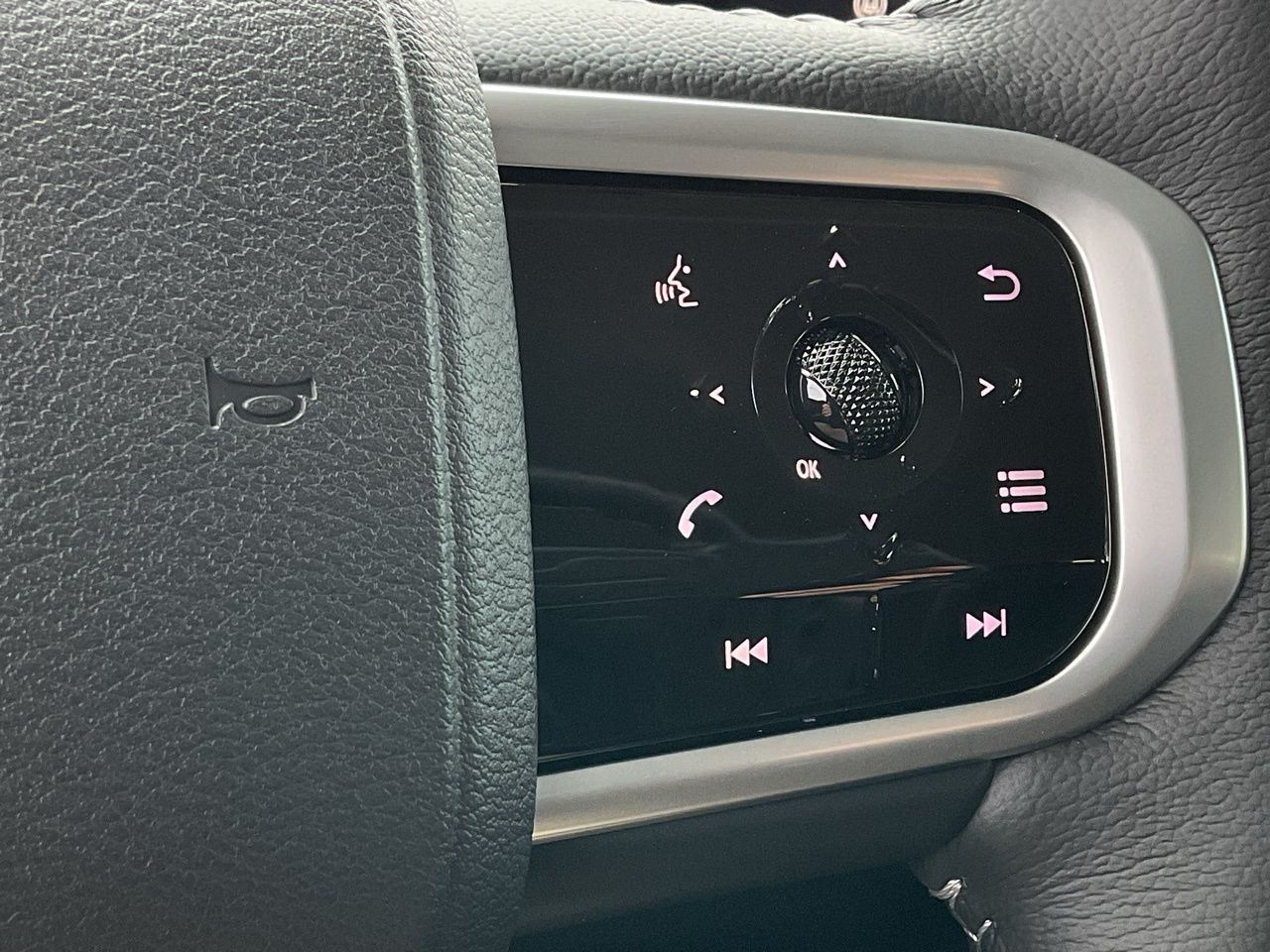 2026 Nissan Armada SV - Photo 23