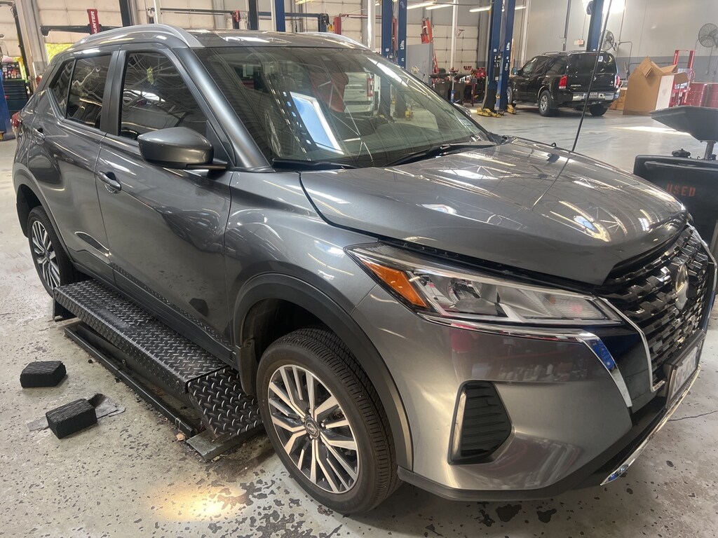 Used 2024 Nissan Kicks SV SUV