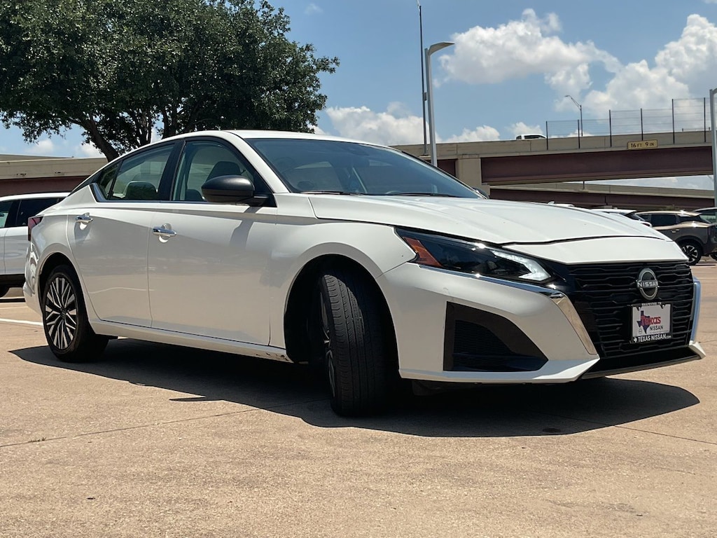 Used 2025 Nissan Altima 2.5 SV Sedan