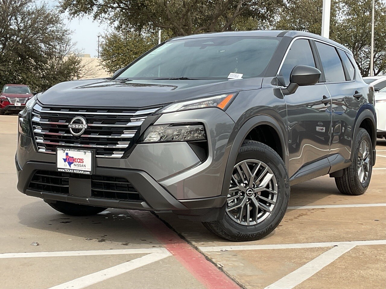 2025 Nissan Rogue S photo 2