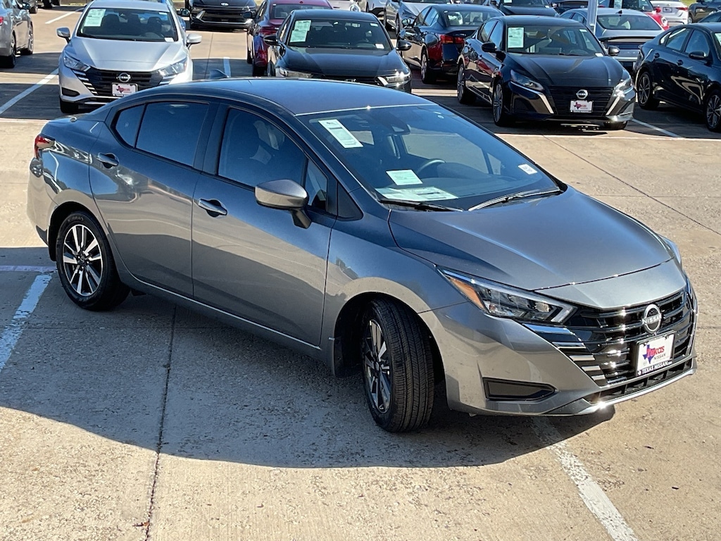 New 2025 Nissan Versa 1.6 SV Sedan