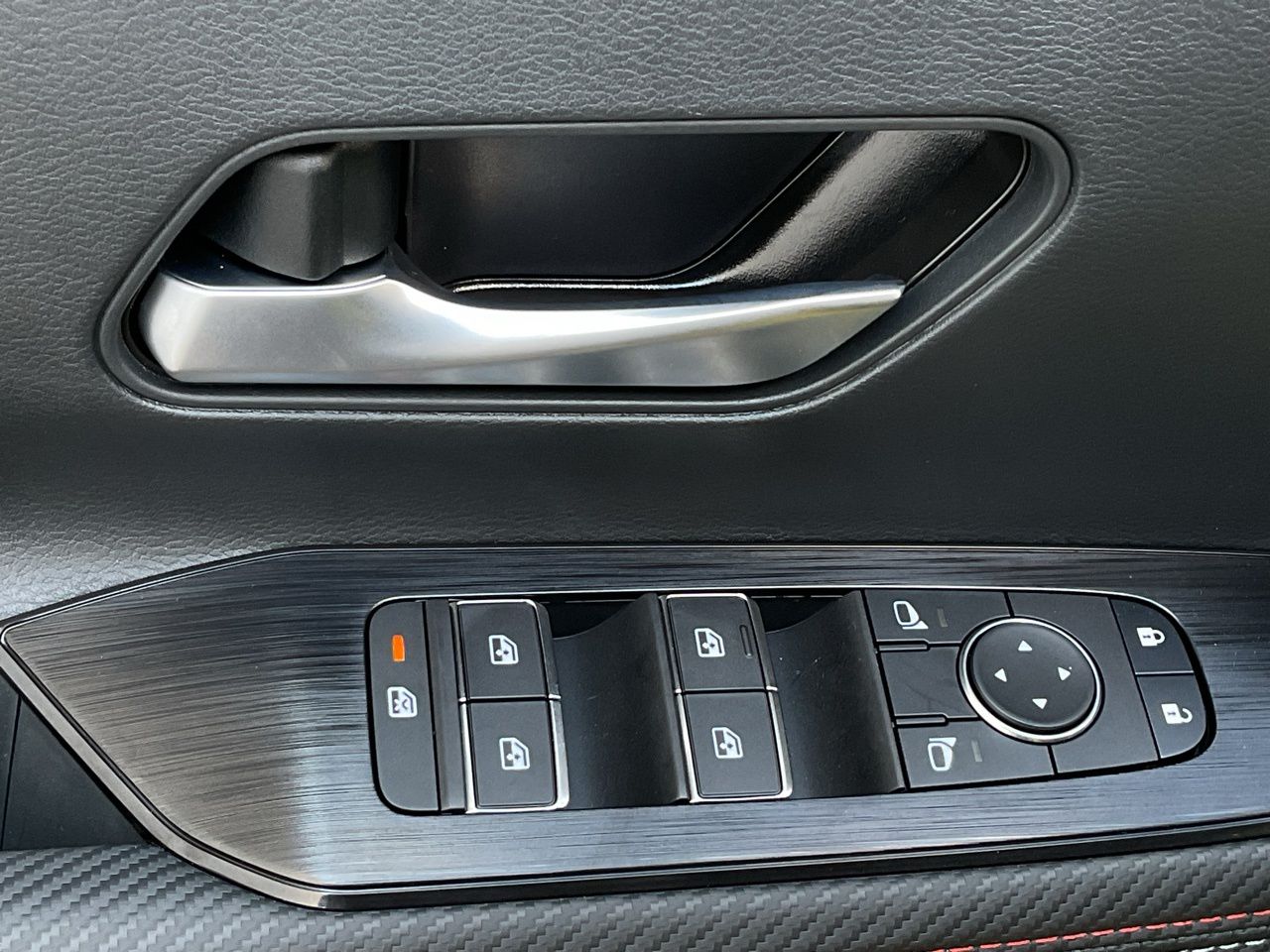 2026 Nissan KICKS SR - Photo 11