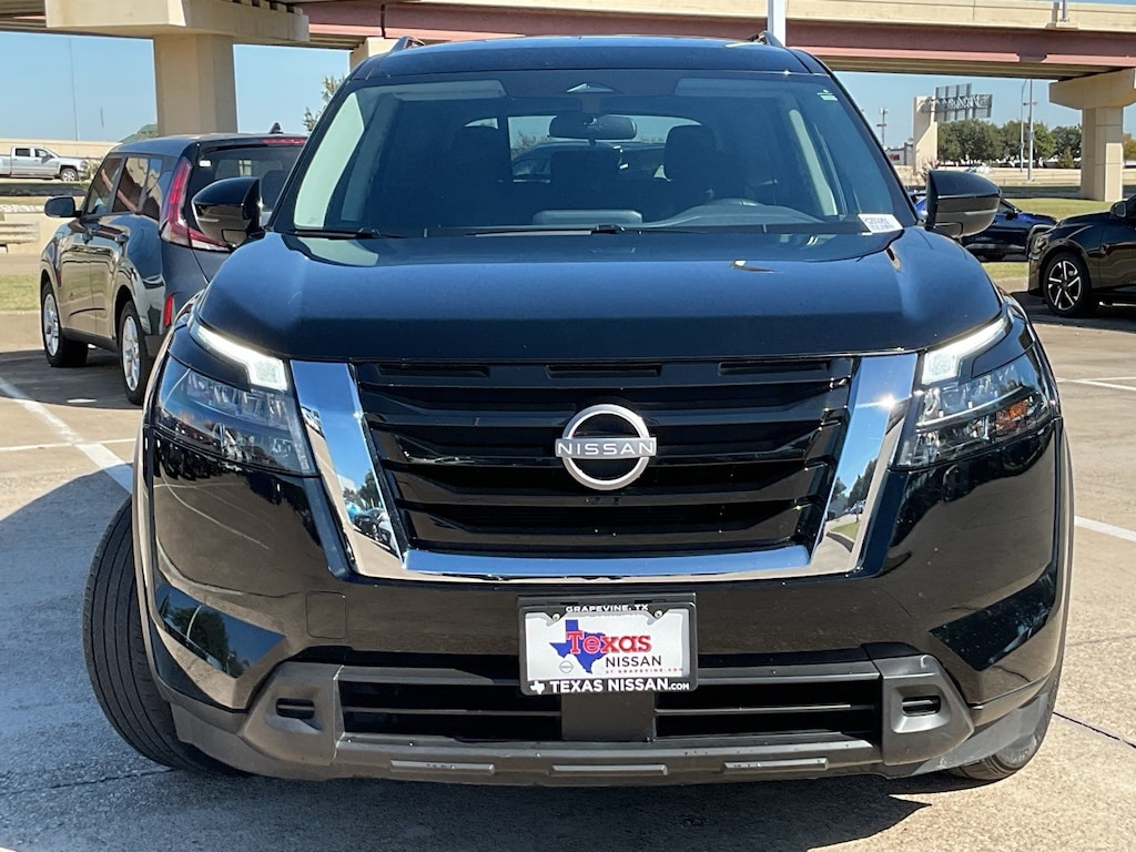 Used 2024 Nissan Pathfinder SV SUV