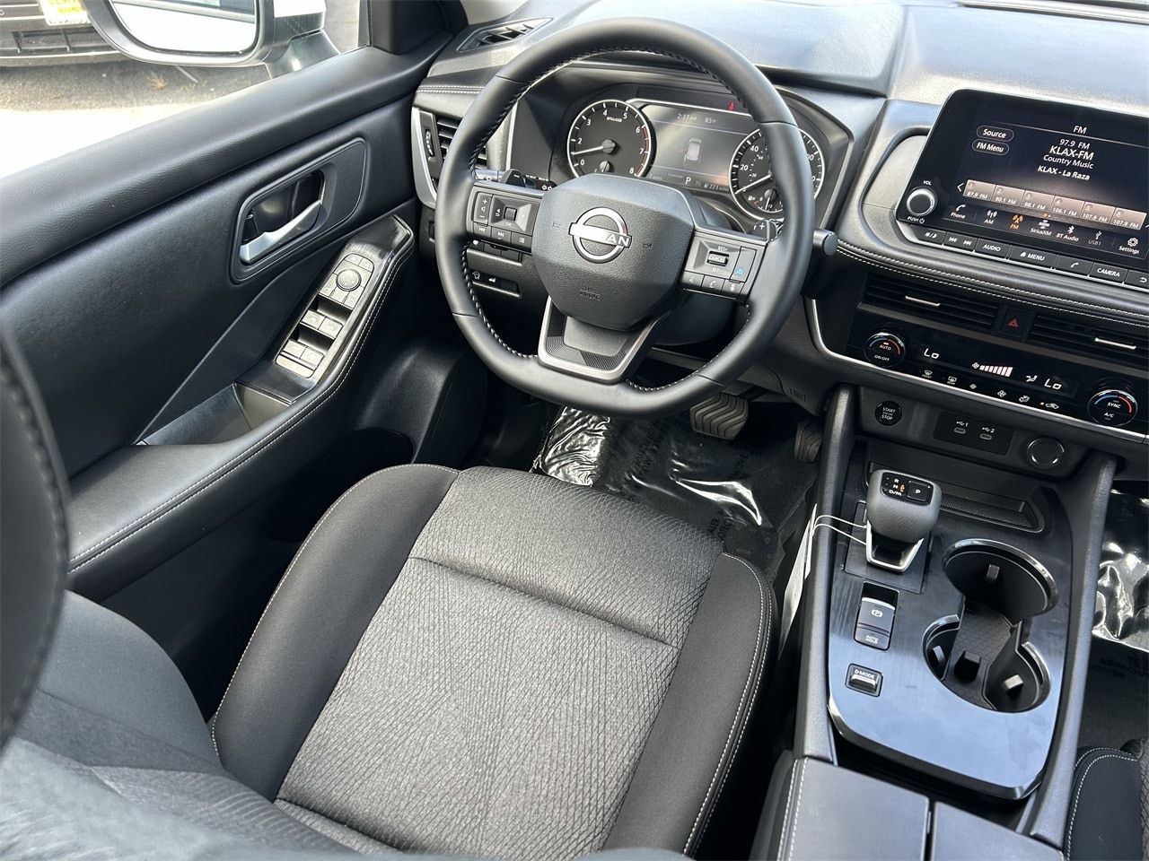 2026 Nissan Rogue SV - Photo 15