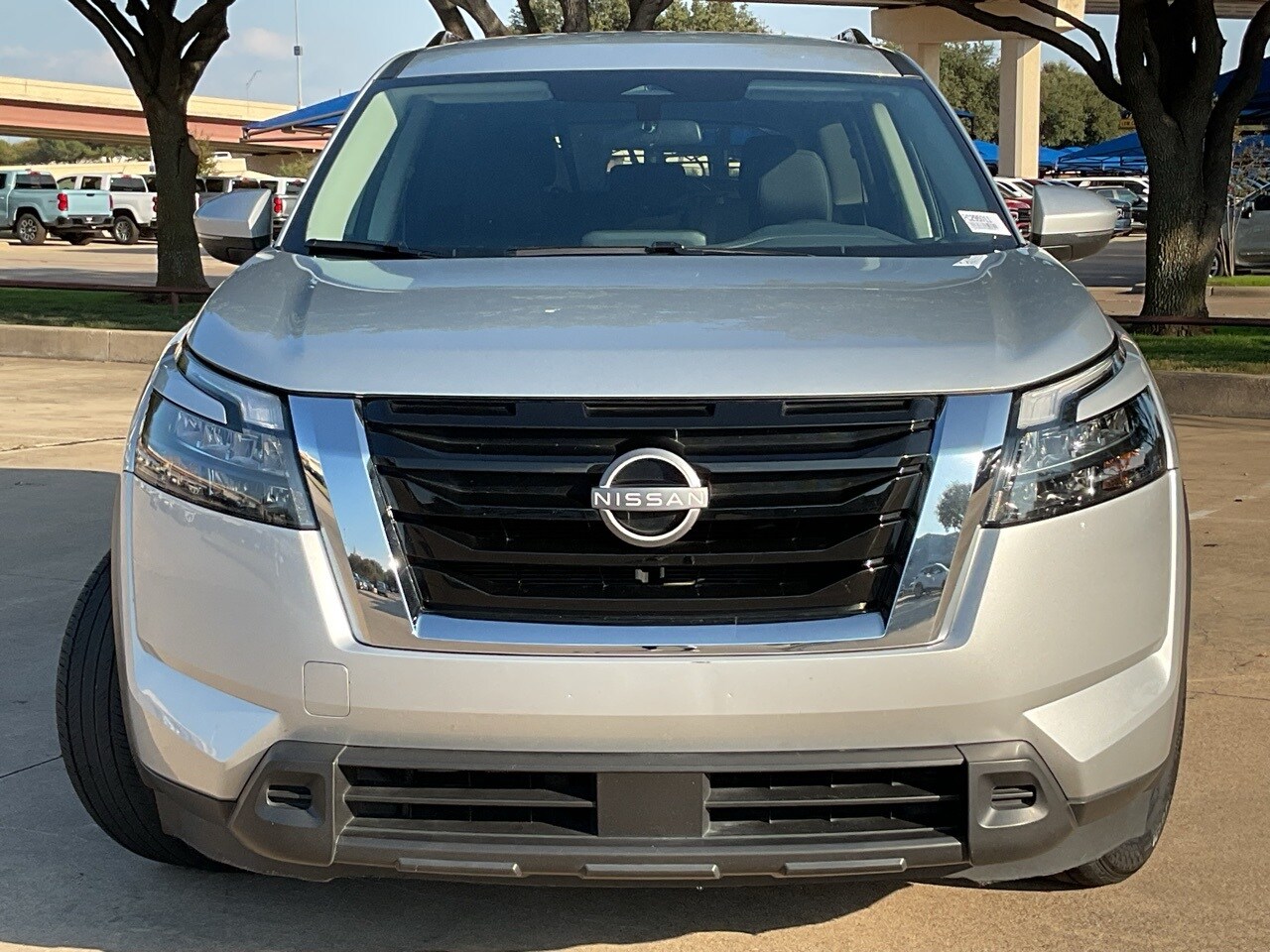 2024 Nissan Pathfinder SV photo 3