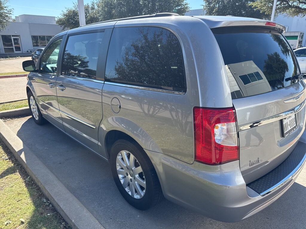 Used 2014 Chrysler Town & Country Touring Van