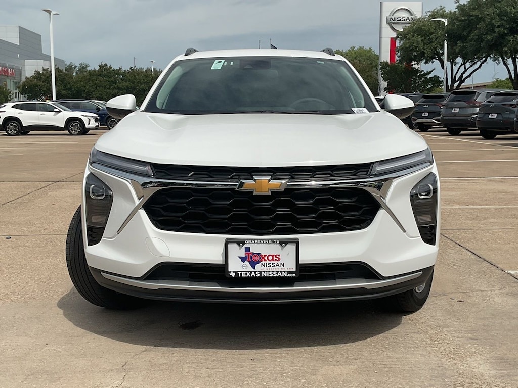 Used 2025 Chevrolet Trax LT SUV