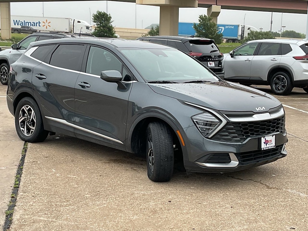 Used 2024 Kia Sportage LX SUV