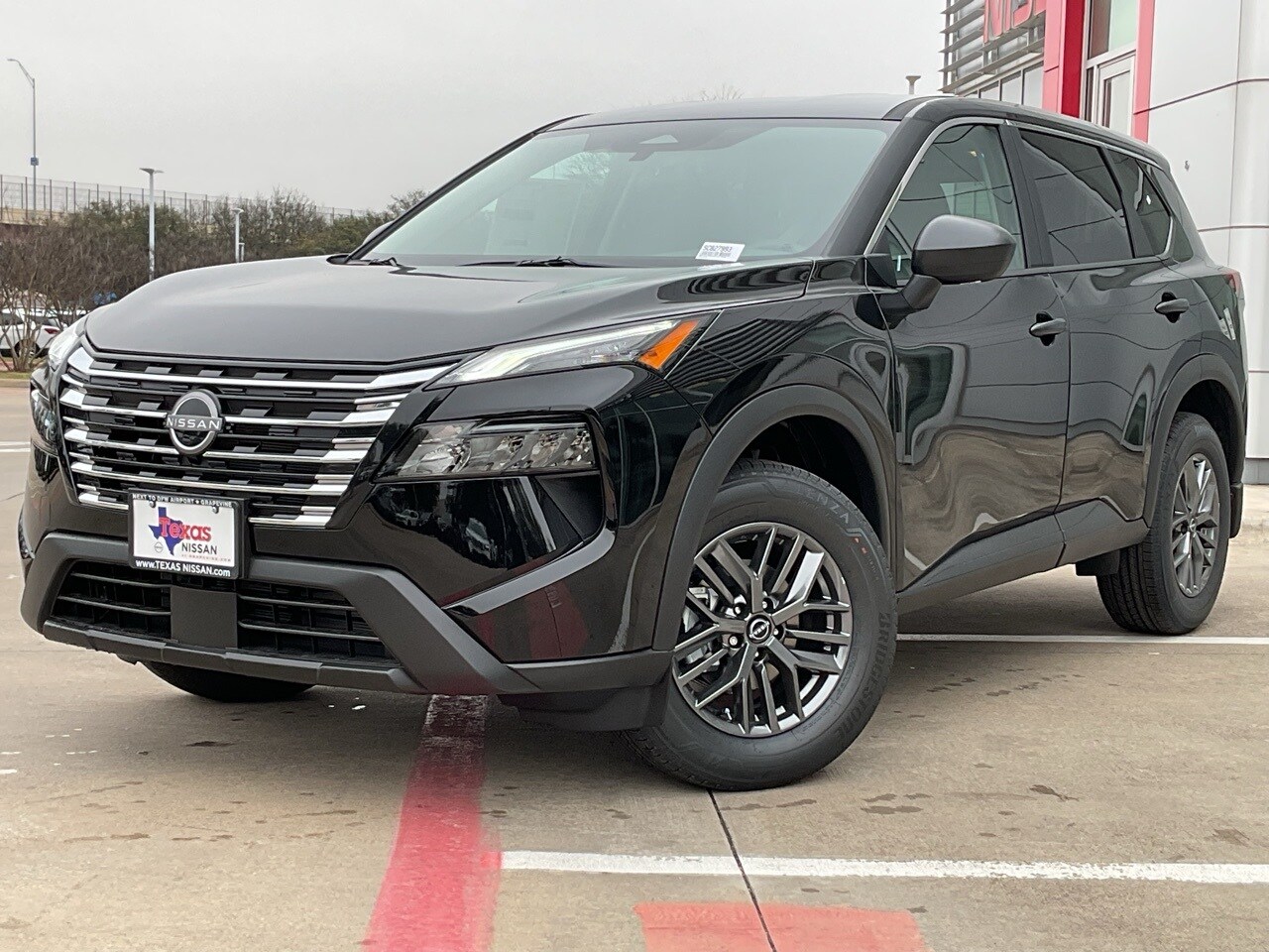 2025 Nissan Rogue S photo 2