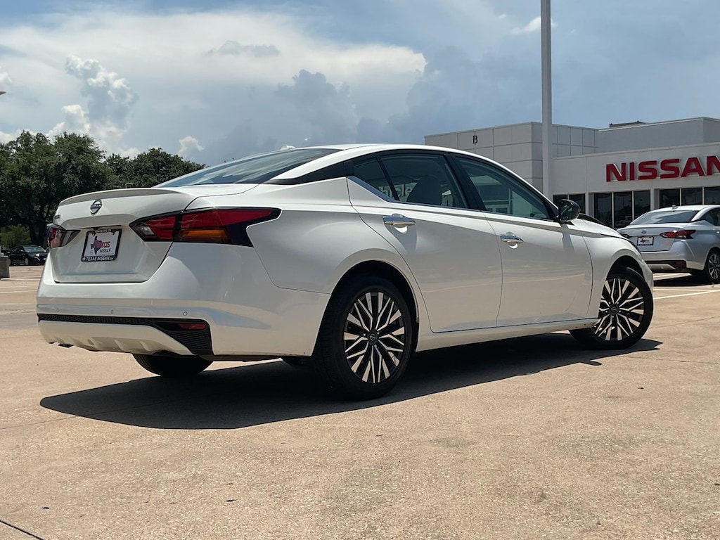 Used 2025 Nissan Altima 2.5 SV Sedan