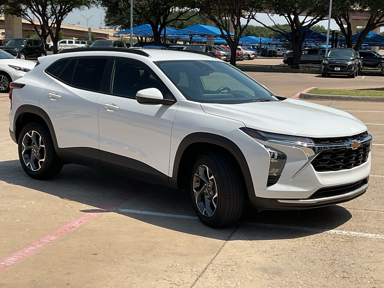 2024 Chevrolet Trax LT photo 4