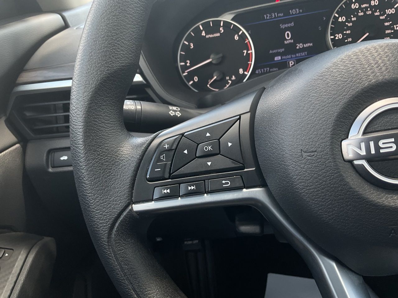 2025 Nissan Altima SV - Photo 28