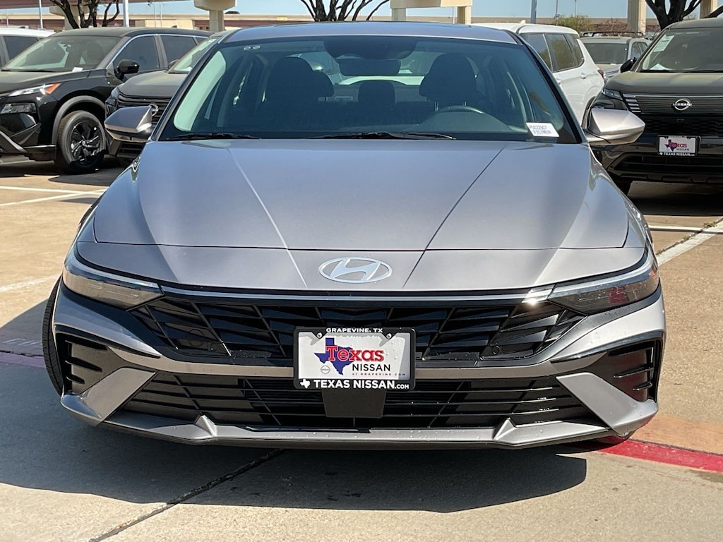 Used 2025 Hyundai Elantra SEL Convenience Sedan