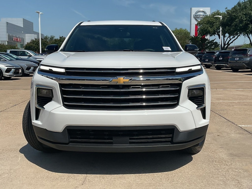 Used 2025 Chevrolet Traverse LT SUV