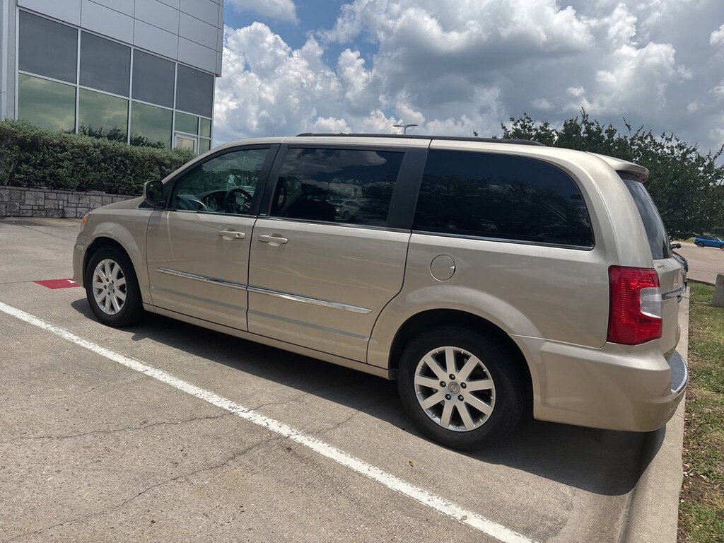 Used 2014 Chrysler Town & Country Touring Van