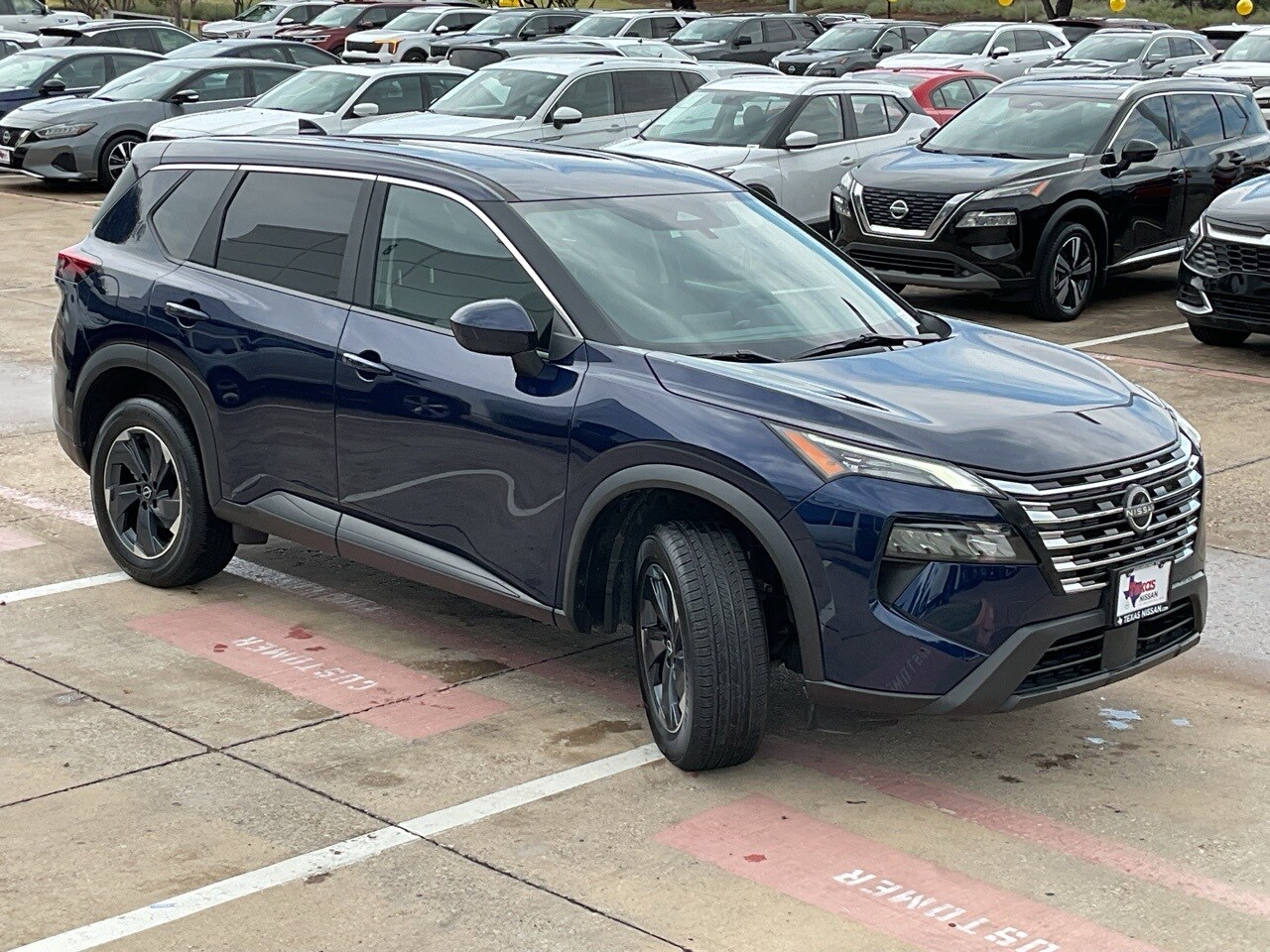 2024 Nissan Rogue SV photo 4