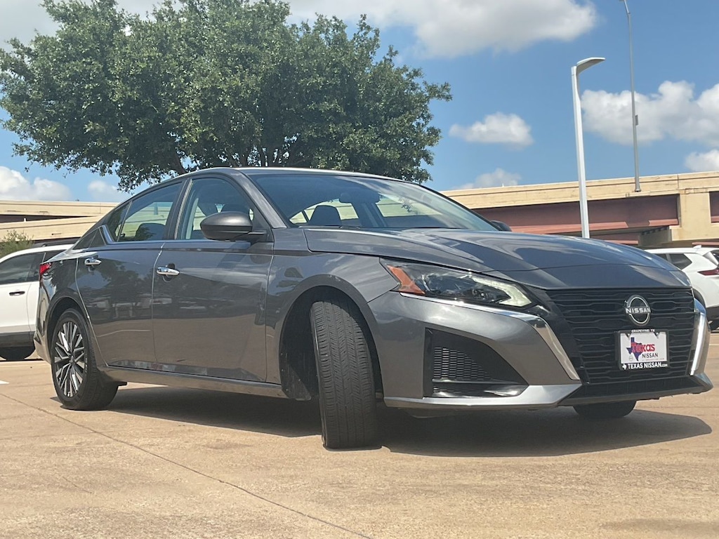 Used 2025 Nissan Altima 2.5 SV Sedan