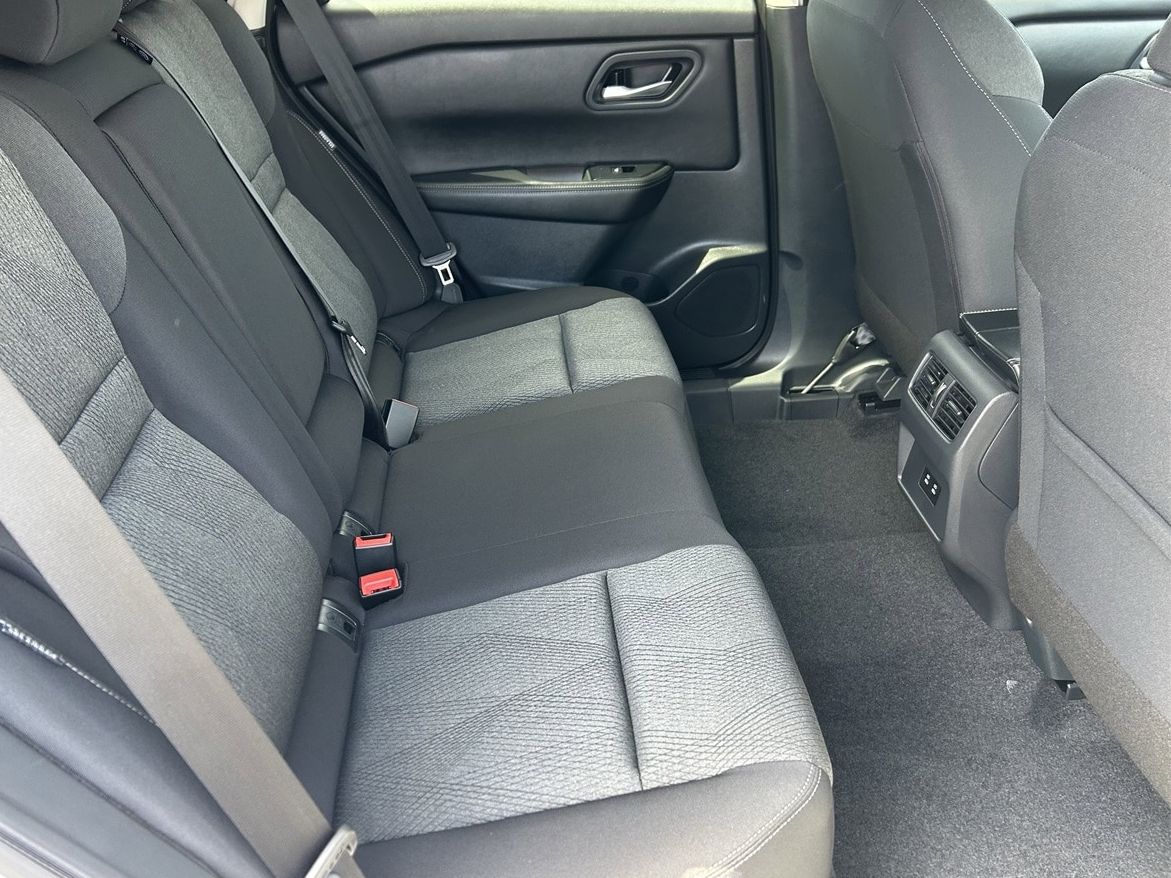 2026 Nissan Rogue SV - Photo 12