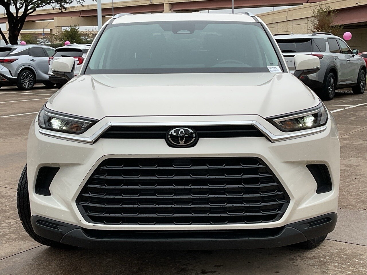 2024 Toyota Grand Highlander XLE photo 3