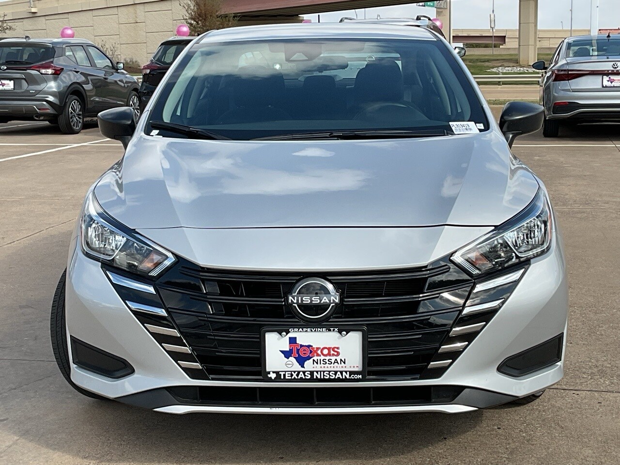 2024 Nissan Versa 1.6 S photo 3