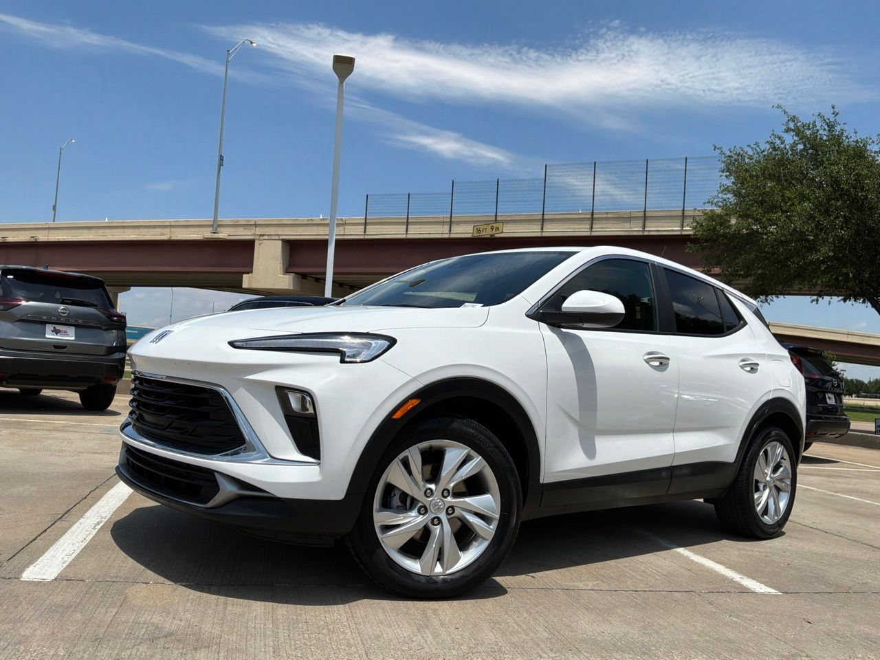 View vehicle photo 2