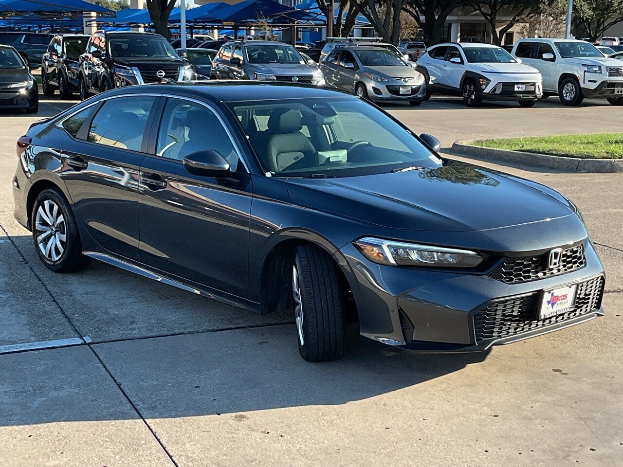 2025 Honda Civic LX photo 4