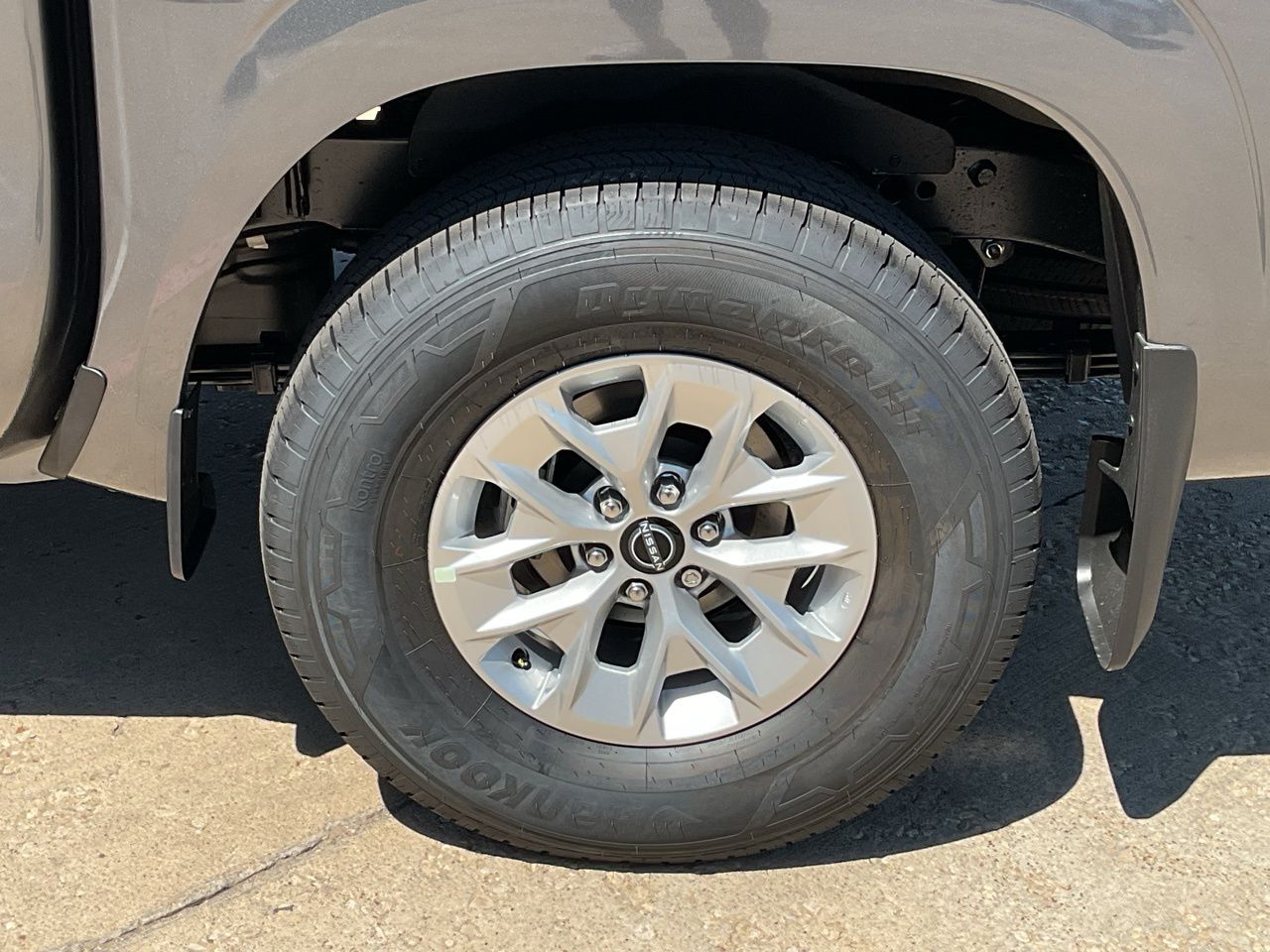 2026 Nissan Frontier S - Photo 8