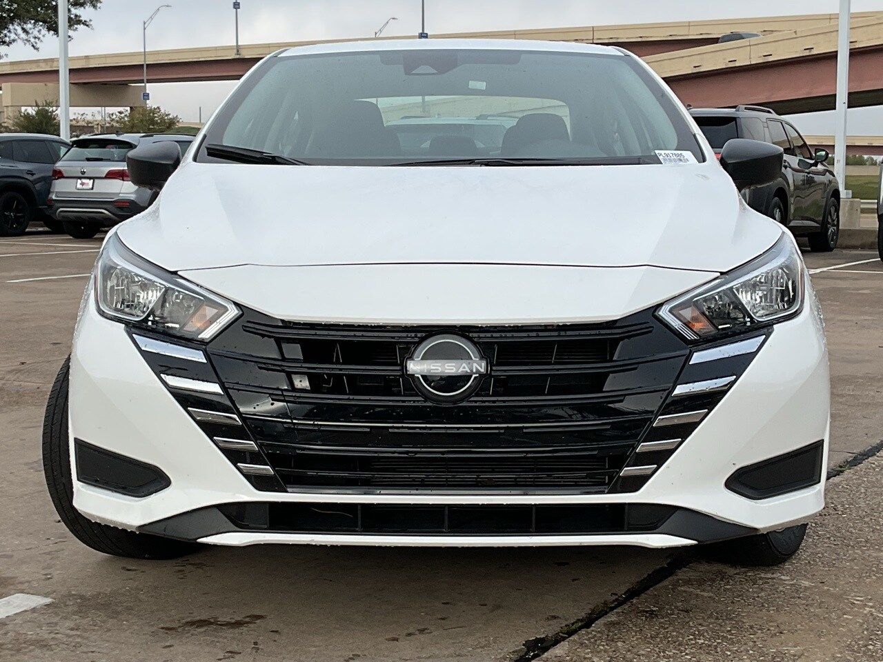 2024 Nissan Versa 1.6 S photo 3