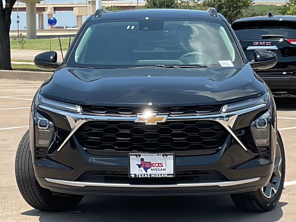 Used 2025 Chevrolet Trax LT SUV