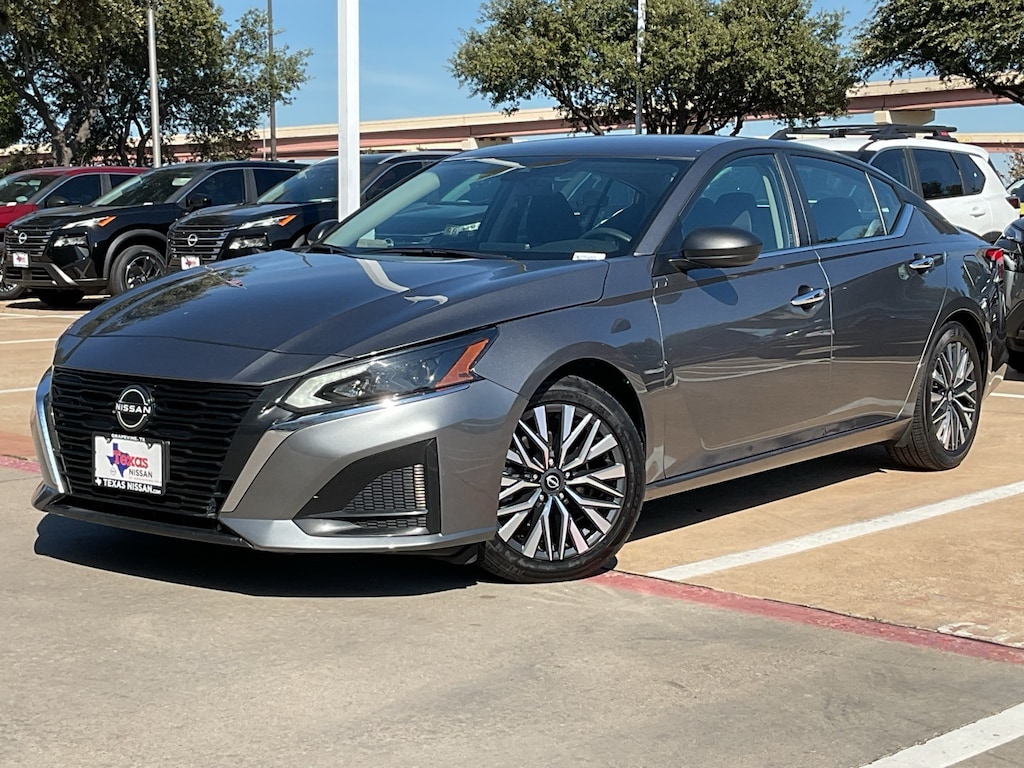 Used 2024 Nissan Altima 2.5 SV Sedan