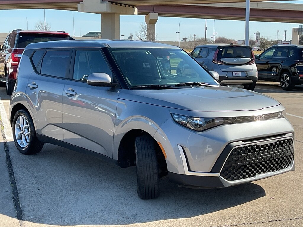 Used 2025 Kia Soul LX Hatchback
