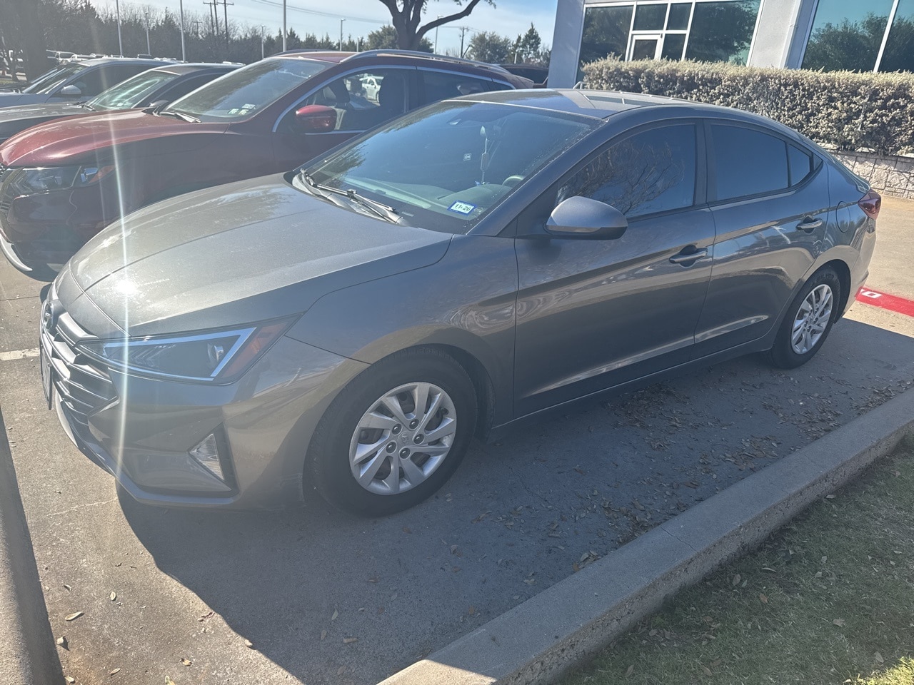 2020 Hyundai Elantra SE's photo