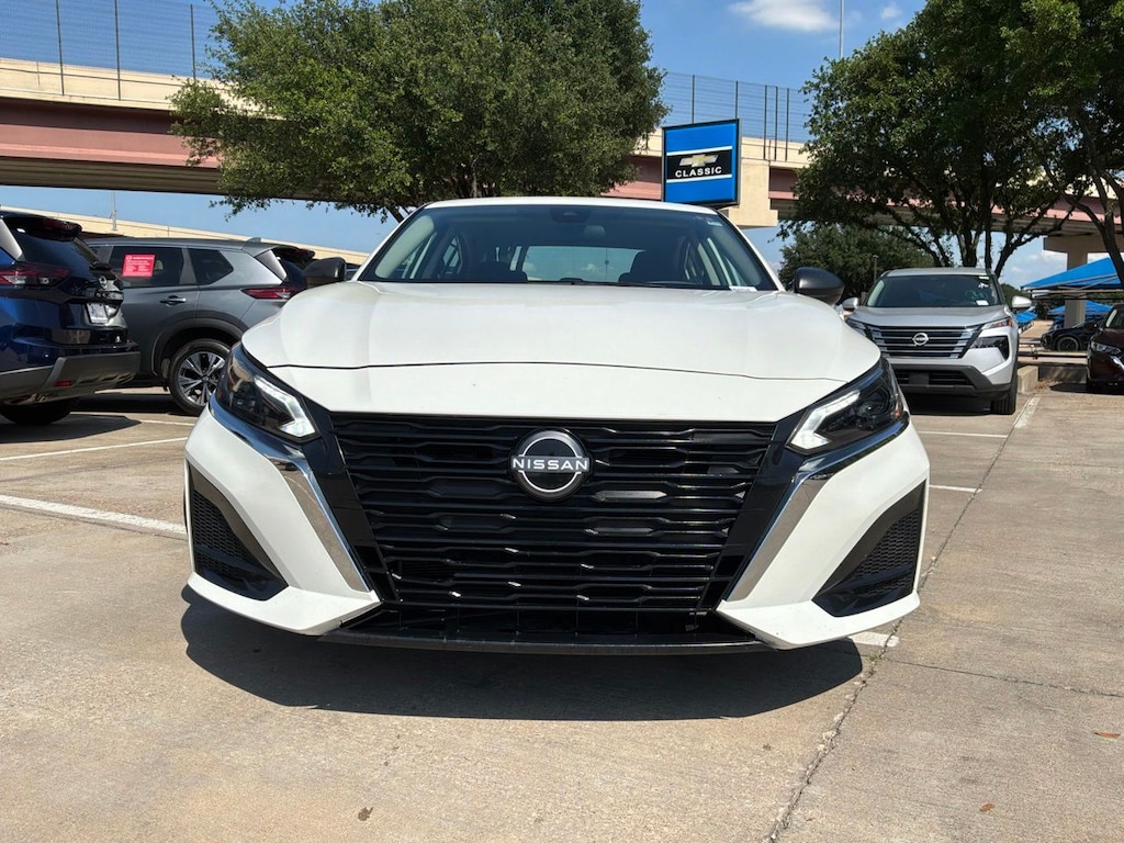 Used 2025 Nissan Altima 2.5 SV Sedan