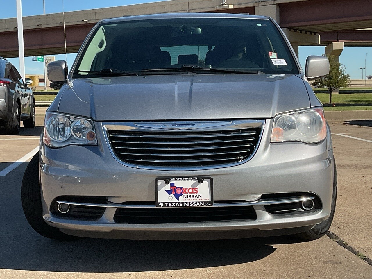 2016 Chrysler Town & Country Touring photo 3