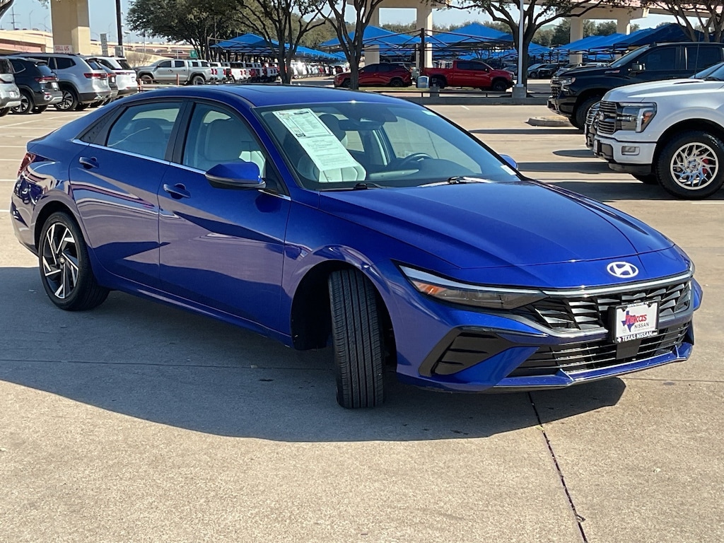 Used 2025 Hyundai Elantra Limited Sedan