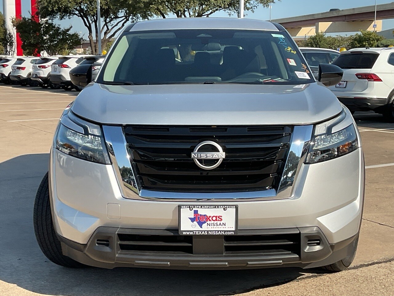 2024 Nissan Pathfinder S photo 3