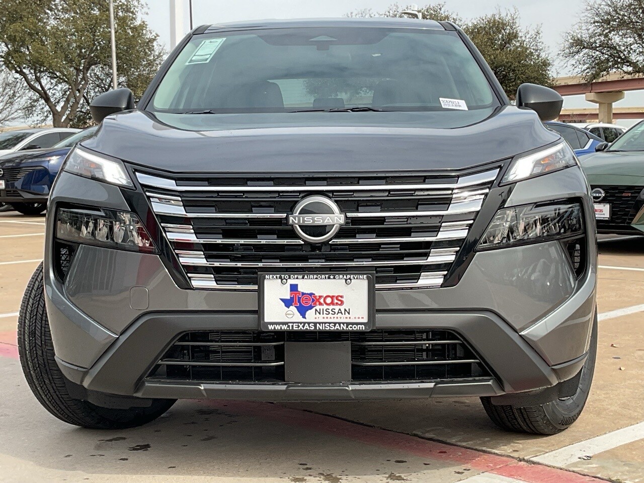 2025 Nissan Rogue S photo 3
