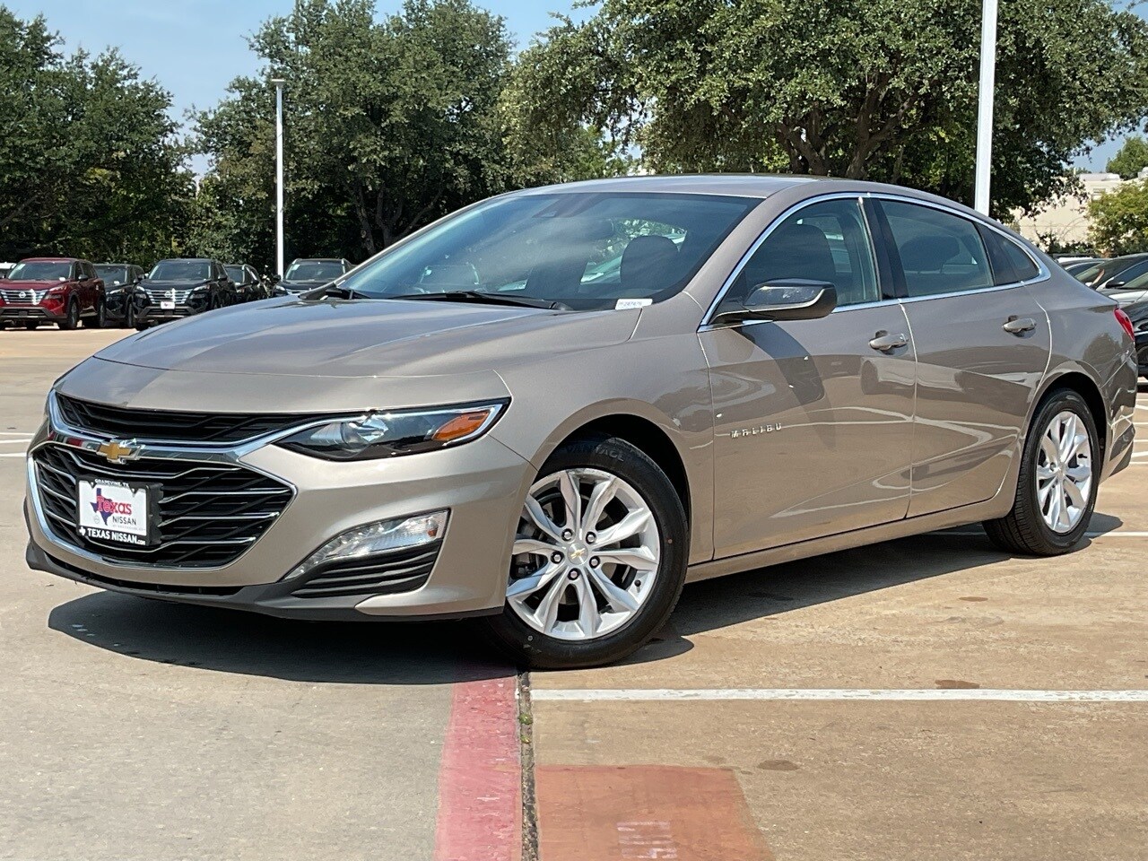 2023 Chevrolet Malibu 1LT photo 2