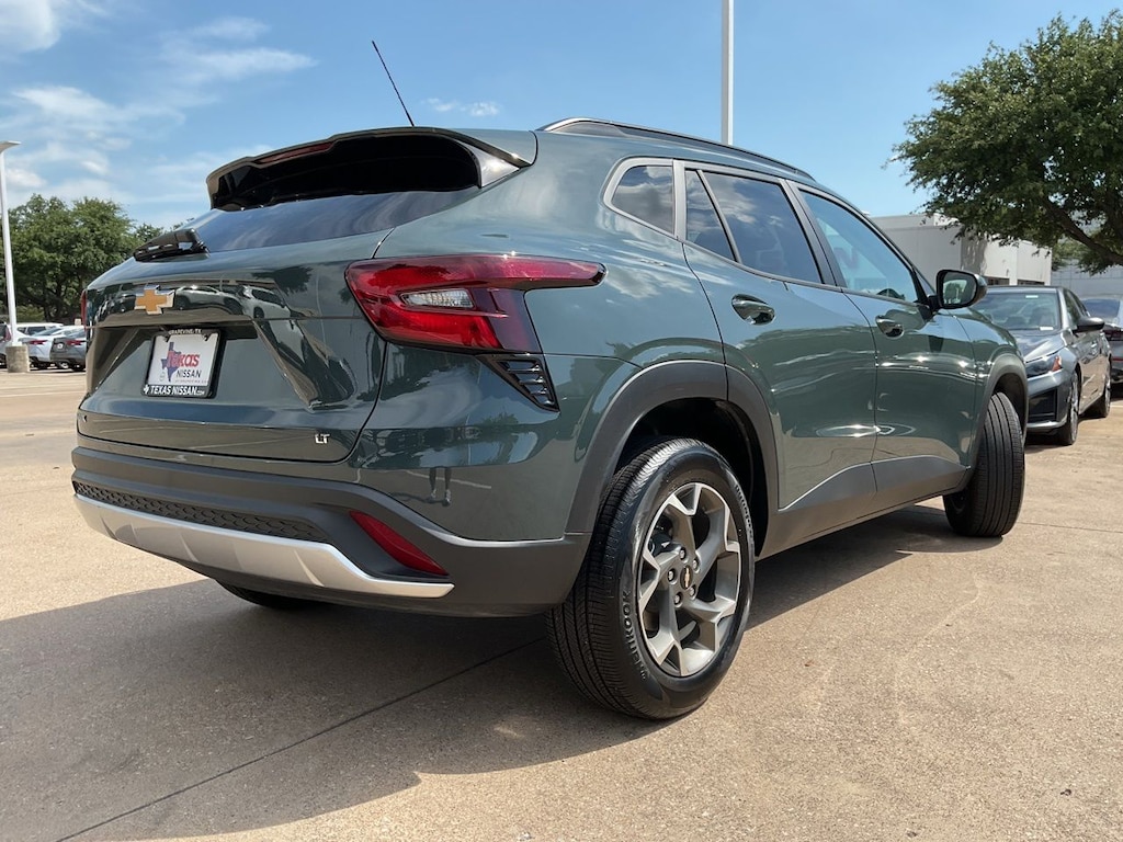 Used 2025 Chevrolet Trax LT SUV