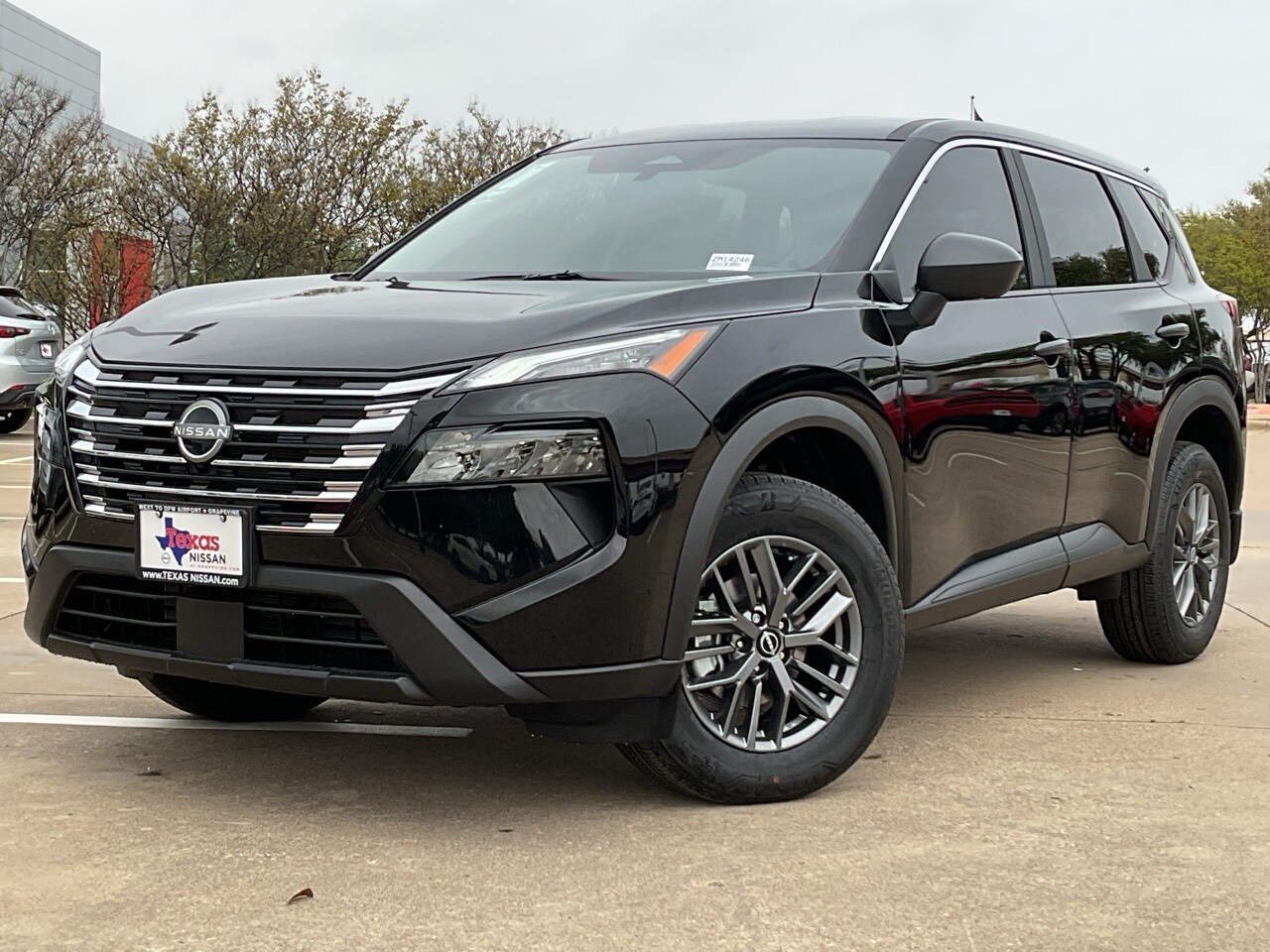 2025 Nissan Rogue S photo 2