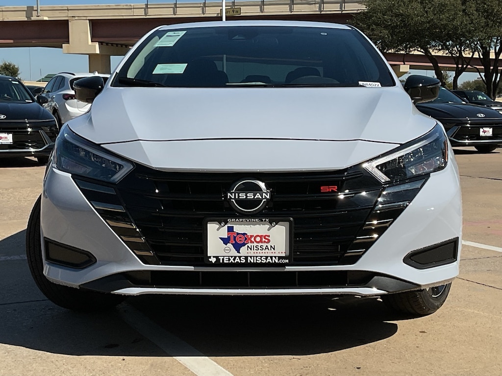 New 2025 Nissan Versa 1.6 SR Sedan